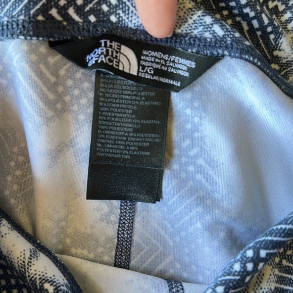 The north face blue pattern, Capri‎ joggers size large - Picture 4 of 4